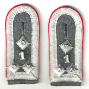 Luftwaffe Shoulder straps for a Flakartillerie Stabsfeldwebel