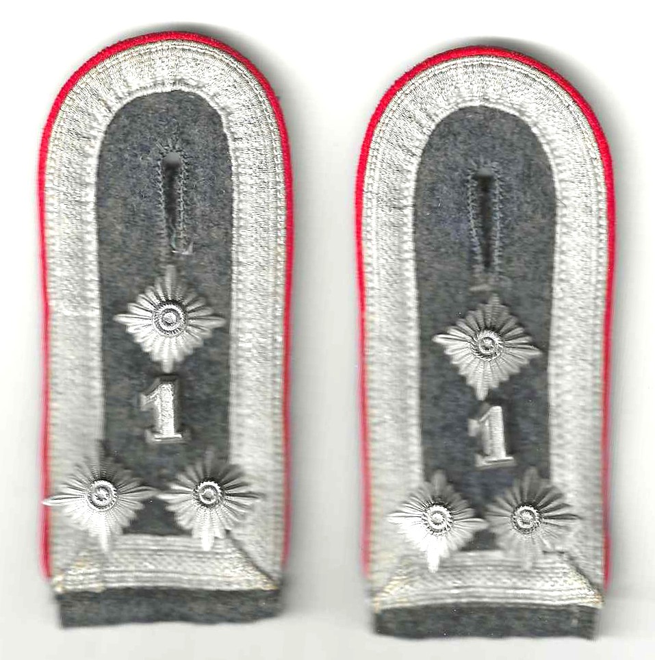 Luftwaffe Shoulder straps for a Flakartillerie Stabsfeldwebel