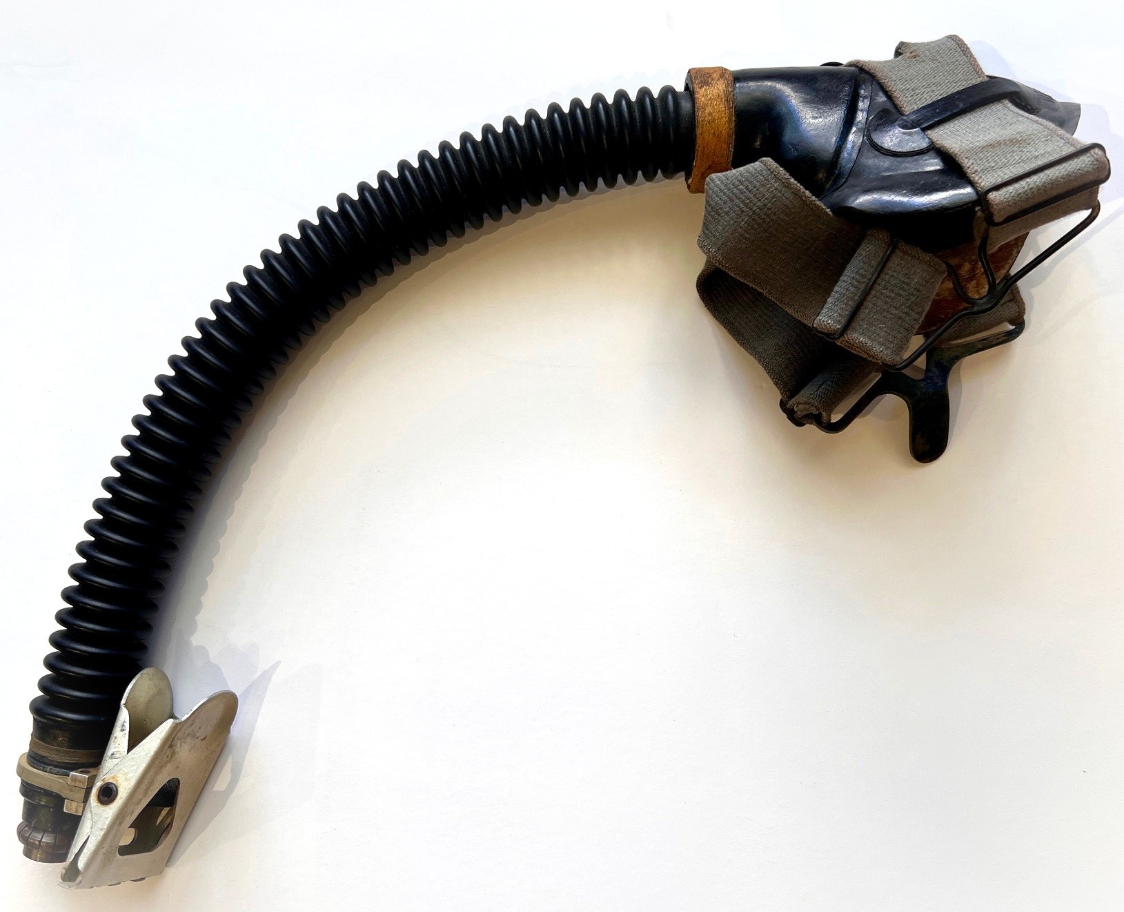 Luftwaffe Auer model 10-6701 Oxygen Mask - Image 2