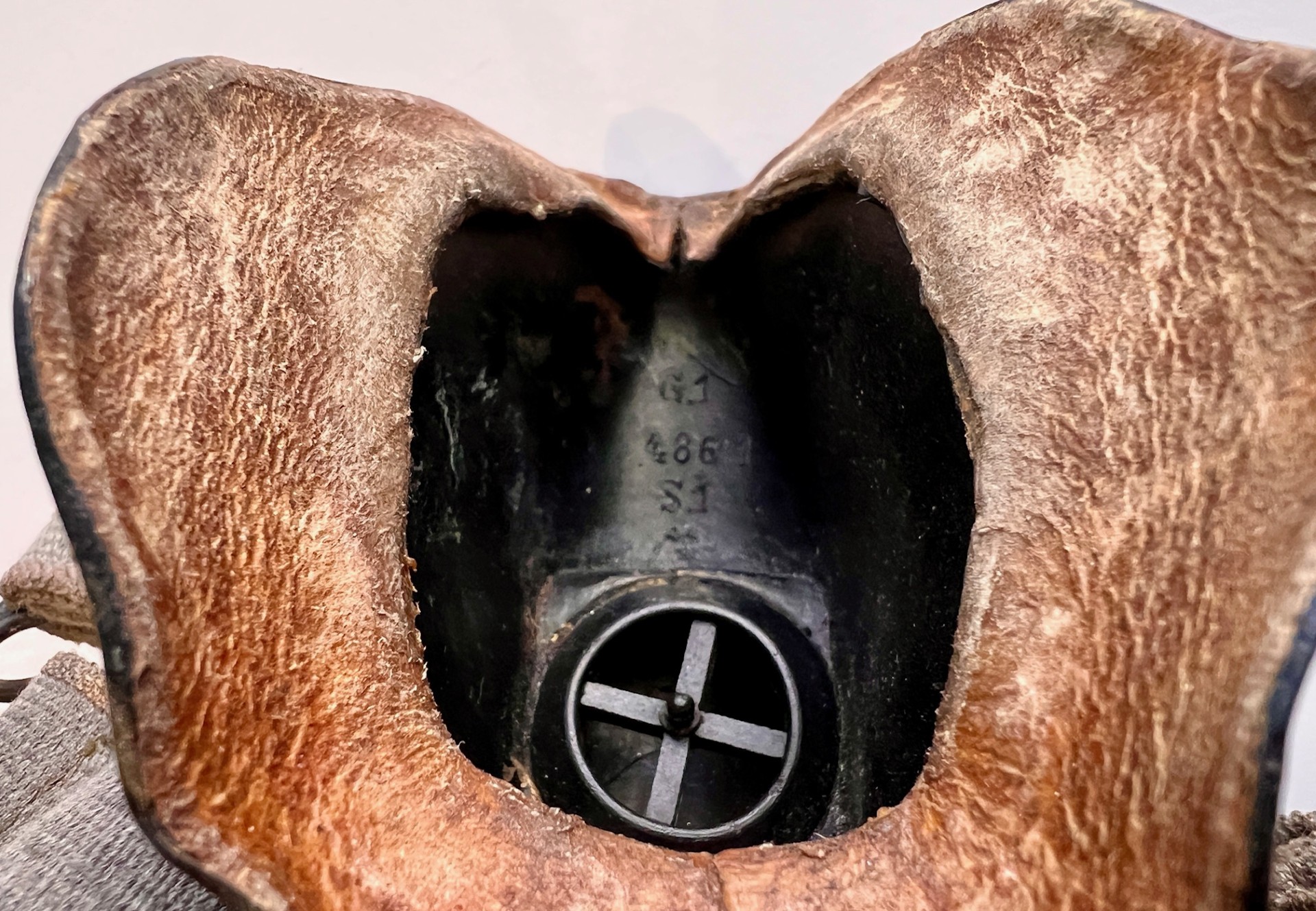 Luftwaffe Auer model 10-6701 Oxygen Mask - Image 7