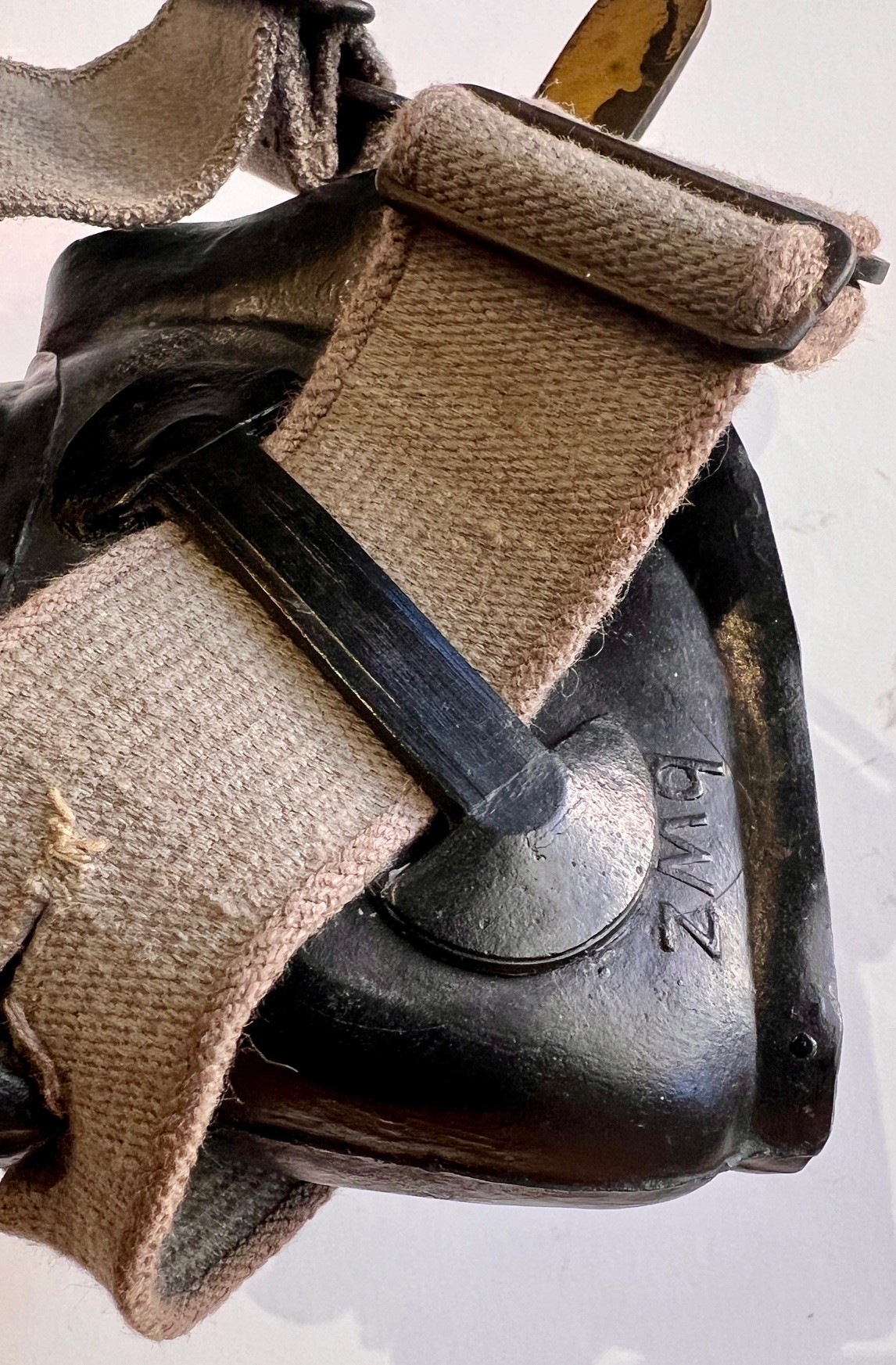 Luftwaffe Auer model 10-6701 Oxygen Mask - Image 4