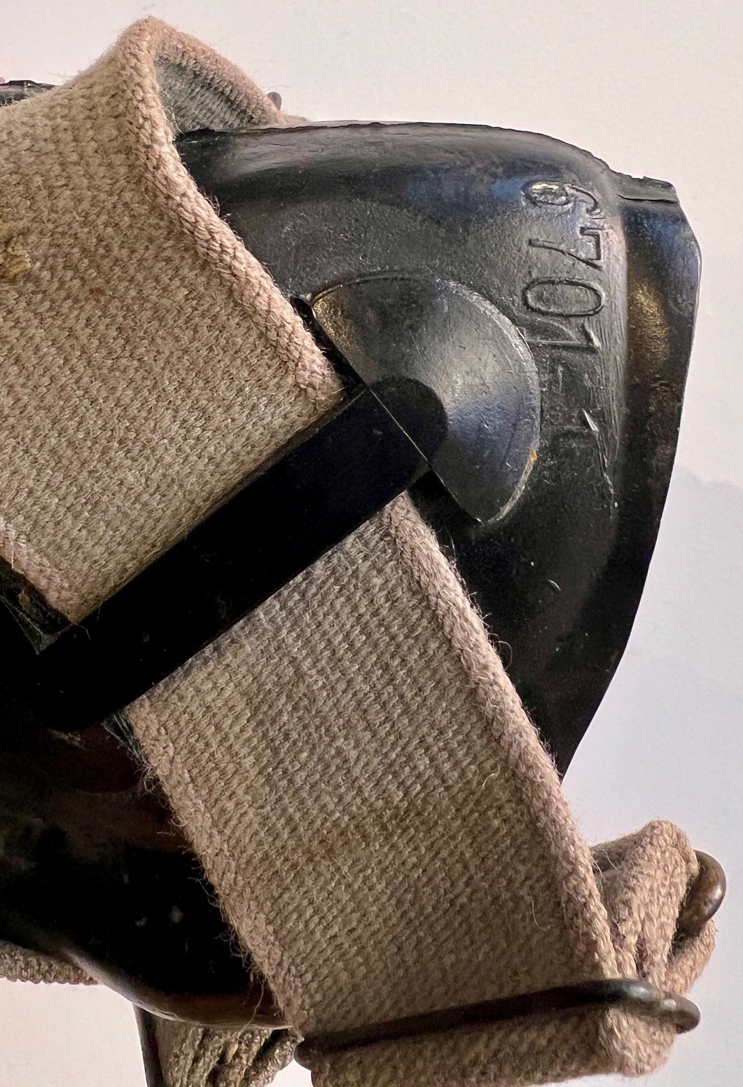 Luftwaffe Auer model 10-6701 Oxygen Mask - Image 5